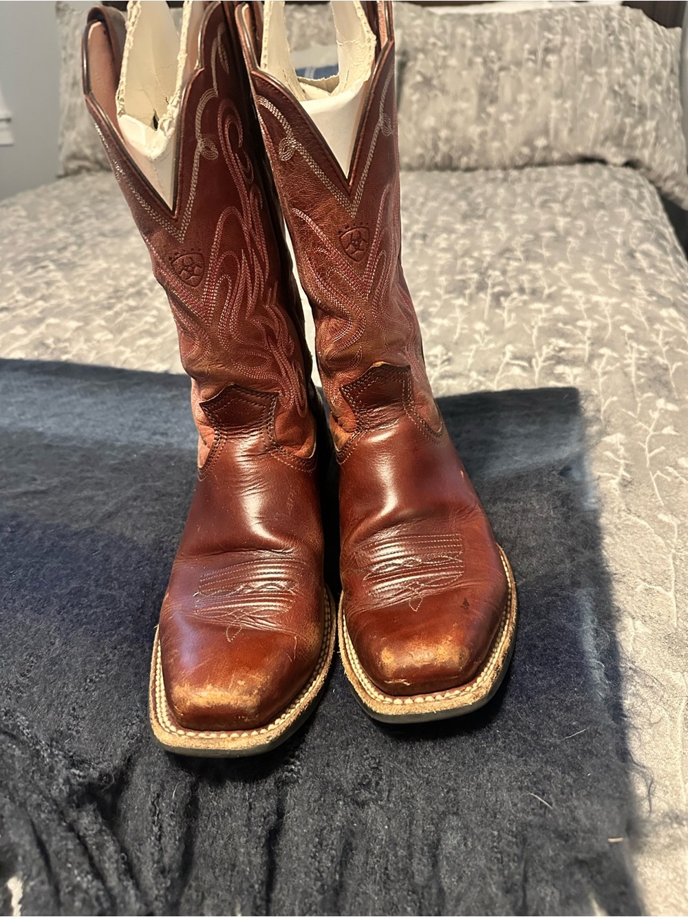 Ariat Chestnut Brown Embroidered Western Cowboy Boots - Picture 4 of 6